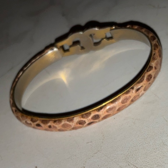 VINTAGE GUCCI GG 24K GOLDPLATED
BEIGE SNAKE'S SKIN BANGLE BRACELET - Picture 13 of 16
